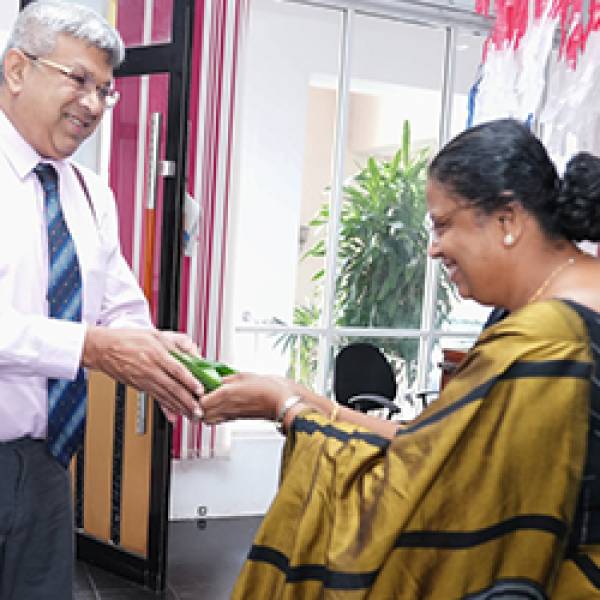 අධිකරණ සහ ජාතික ඒකාබද්ධතා අමාත්‍යතුමා නීති කෙටුම්පත් සම්පාදක දෙපාර්තමේන්තුවේ පවතින අවශ්‍යතා සොයා බැලීමේ නිරීක්ෂණ චාරිකාවක